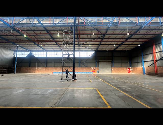4,338M² WAREHOUSE TO LET IN SPARTAN
